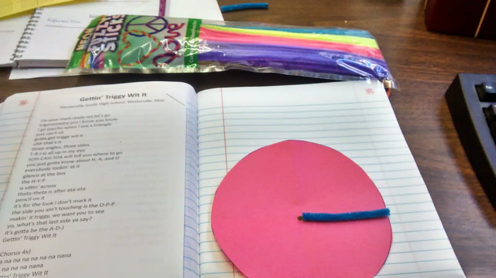 pipe cleaner radius on paper circle. 