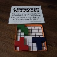 3 imovable pentablocks puzzle.